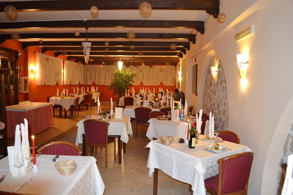 Hotel Alle Vecchie Arcate Pescasseroli Dış mekan fotoğraf